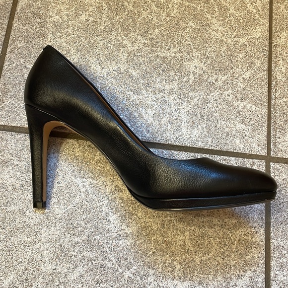 BANANA REPUBLIC UEC Women’s Size 9 Black Leather Heel Platform Pumps Round Toe - Picture 12 of 17